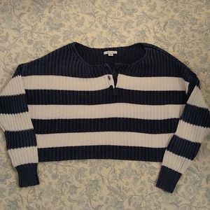 American Eagle Navy Blue and White Crop Sweater